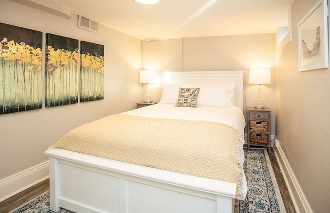 Cozy Retreat | Walk to Unc | Free Cruiser Bikes - Foto 6