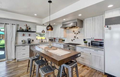 A-Frame Wonders Hot Tub w Mountain Views - Foto 14