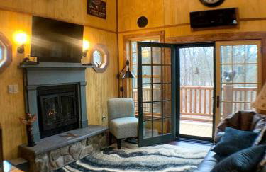 Magical Tree House Experience with a Private Hot Tub in Shenandoah Valley, Virginia - Foto 14