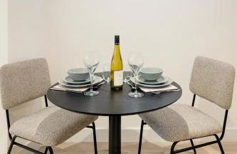 Wokingham - 2 Bedroom Ground Floor Flat - Foto 5