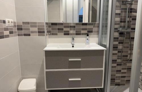 En perle med plass til voksne og familien, solfylt terrasse 5 min fra stranden - Foto 16