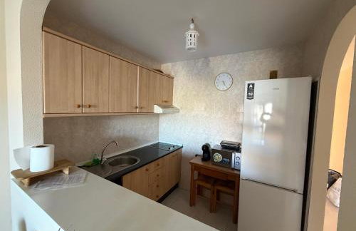 Apartamento en Mijas con Terraza, capacidad para 5 personas con piscina de temporada - Foto 3