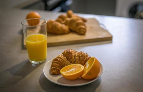 Vale House By EDEN Accommodation - 2 Bedroom Whole House, Sleeps 4 - NEWLY RENOVATED - Foto 29