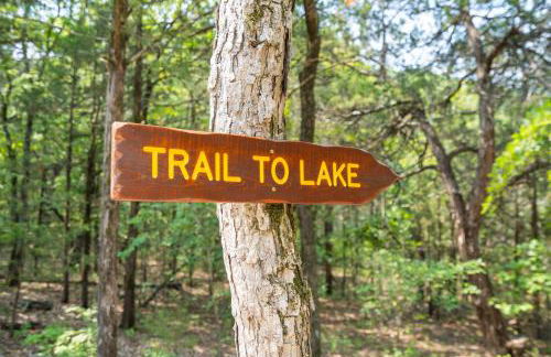 Secluded-Pvt Hot Tub-Free Daily Tickets-Walk to Table Rock Lake - Foto 27