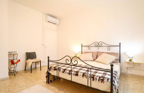 The Cozy Apartment - Wi-Fi, Smart TV, Free Parking - Foto 18