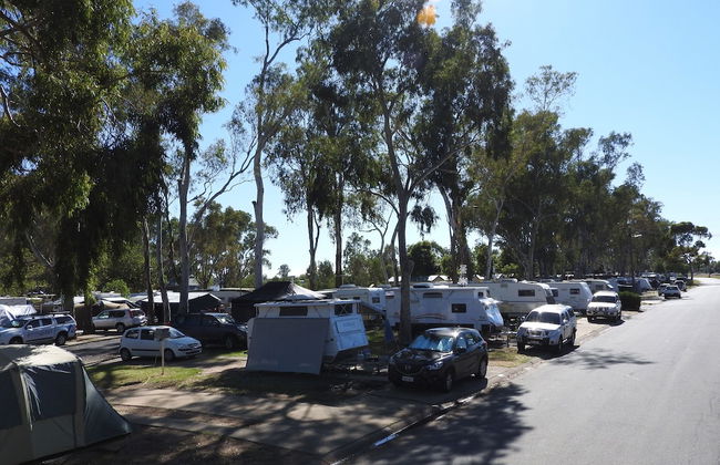 Victoria Lake Holiday Park - Photo 6