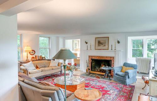 Steps to Downtown Stockbridge Home with Patio! - Foto 4