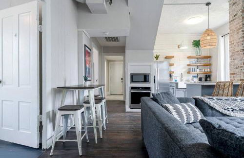 Historic and charming duplex in desirable midtown, close to the beach and strand - Foto 38