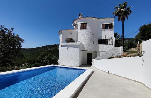 Villa with stunning sea views - Photo 2
