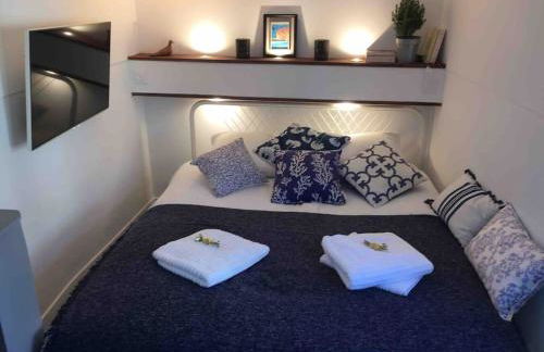 Le silence des toits / Silence under the roofs - Photo 5