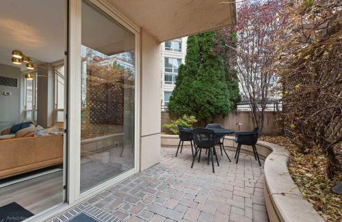 The Bernadin- Designer 3BR City Center with Balcony - Photo 29