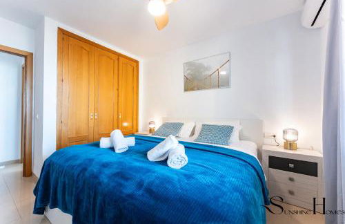 Beachside Retreat with Private Terrace - Foto 25