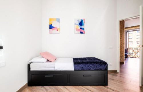 Well Lit and Creatively Designed Apartment - Photo 20