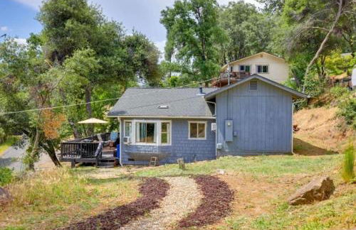 NEW! Cozy & Secluded House w/Deck - Near Yosemite! - Foto 12