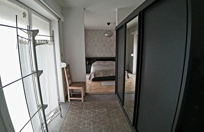 Modern Villa w/ Private Yard - Foto 3