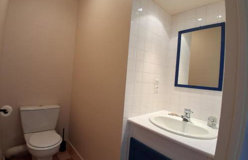 Gîte du vigneron à La Terrasse piscine local vélos - Photo 10