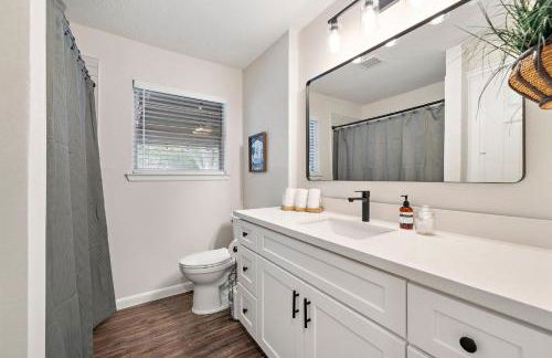 Peaceful Abode in Convenient Baytown Location - Foto 29