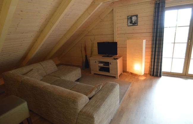 Sumptuous Chalet in Septon with Sauna & Hot Tub - Photo 13