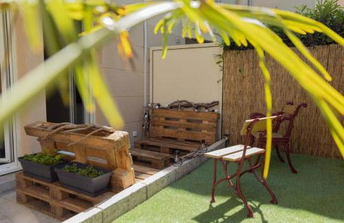 Superbe Appart Plein Centre avec Parking & Jardin - Foto 10