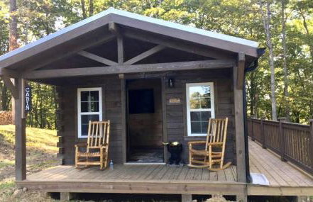 Romantic Log Cabin Accommodation with Private Jacuzzi near Huntington, West Virginia - Foto 1