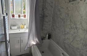 Vauxhall Central - Spacious 3-Bed Serviced Apartment- Balcony-Free Parking - Lift - Sleeps 7 - Foto 19