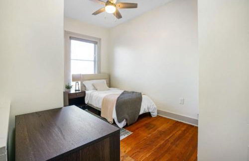 Victorian Cozy Retreat Steps to Cleveland Clinic - Foto 9