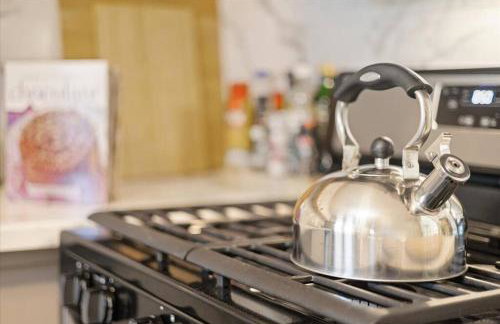 Convenient 2BR Near Convention & Hospitals - Foto 17