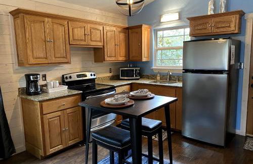 Charming Pet-Friendly Vacation Rental with a Private Pool in Hays County, Texas - Foto 3