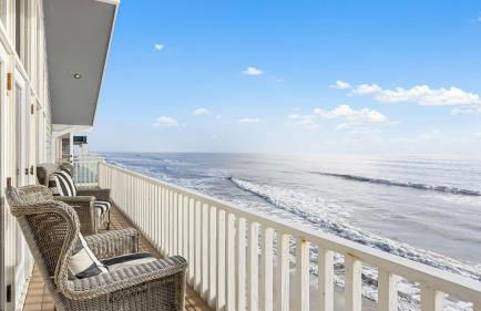 Unbeatable Beachfront Bliss w/ Ocean Views, Luxe Interiors & Patio Beach Road - Foto 39