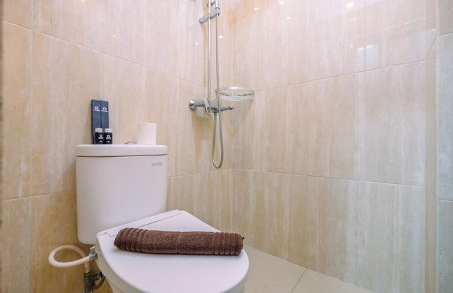 Comfort And Cozy Living Studio Room At Tifolia Apartment - Foto 5