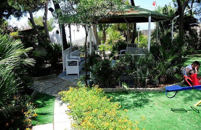 Cottage on the Beach - Photo 9