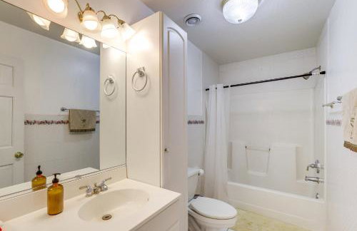 Spacious Group Retreat with Game Room in Marshall! - Foto 18