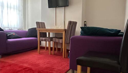 Curzon St - 4 Beds Sleeps 7 with Street Parking - Foto 1