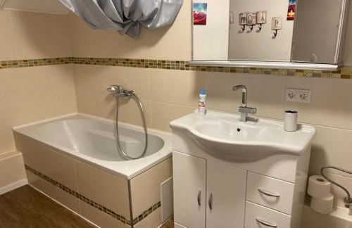 Große und helle 3 Zi Wohnung in Loßburg-Betzweiler, Schwarzwald - Foto 16