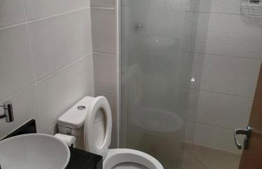 FLAT ACONCHEGANTE poucos min da praia - Foto 56