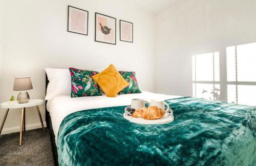 Free parking, Private Garden and Netflix, Charming Elegant 2 bedroom House Nottingham - Photo 35