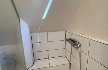 Hamburger Villenviertel, ganzes Haus mit 5 Einbettzimmern,1 Esszimmer - Foto 8