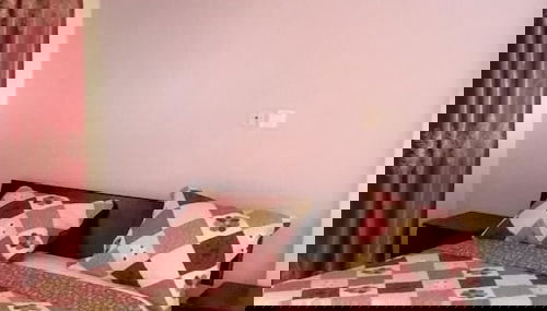 Chic appartement meublé de Bonamoussadi - Photo 4, Chambre