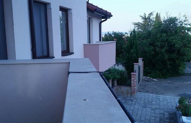 Remarkable 2-bed Apartment in Aleksandrovo - Photo 30