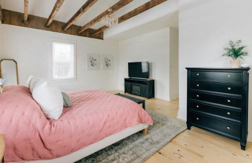 Newly Renovated Vintage Inspired Large 4 BR Home - Foto 18