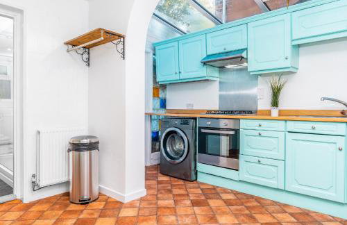 Spacious 3 Bed House - Garden - Netflix - Free Street Parking - Harborne 122G - Foto 16