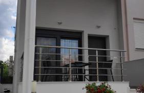 Amber Blue - Photo 1