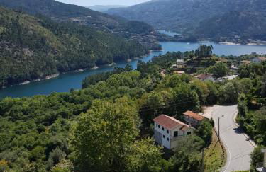 Merck Villa Gerês - Foto 47