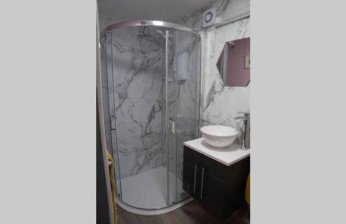 The Treehouse - Sleeps 4 - Foto 20