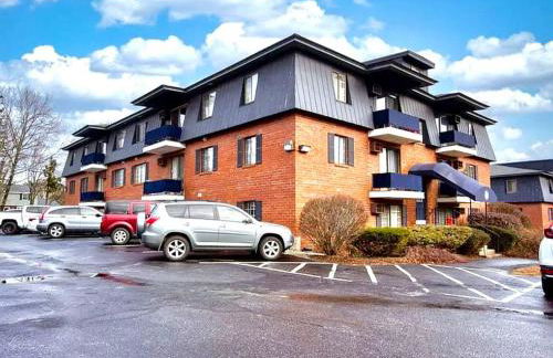 NEW - Mins to Hospitals - Manchester - Derry - Nashua - Concord - Queen Bed - Foto 12