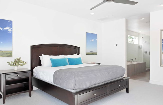 Sleeps 28! 2 Luxe Villas w/ Pool & Putting Green Polo Villas Nova by Avantstay - Foto 14