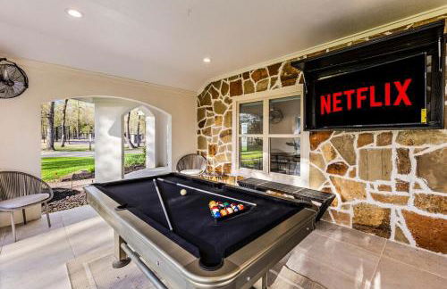 The LUX at West Event & Stay, Pool, Golf & Pickle - Foto 10