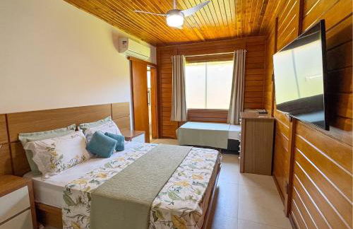 casadecastelhanos, Quadra do MAR de CASTELHANOS, 4 suítes com AR, Churrasqueira, Piscina, Hidromassagem, Cozinha INTEGRADA GOURMET Ideal para FAMÍLIA E AMIGOS - Foto 4