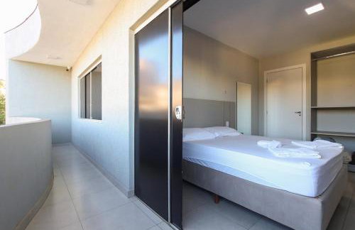 Lou Suítes - 8 - com sacada e vista da cidade - Foto 11