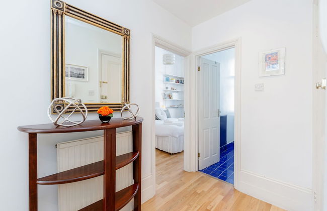 Philbeach Balcony- 2bed flat in Earls Ct - Photo 19